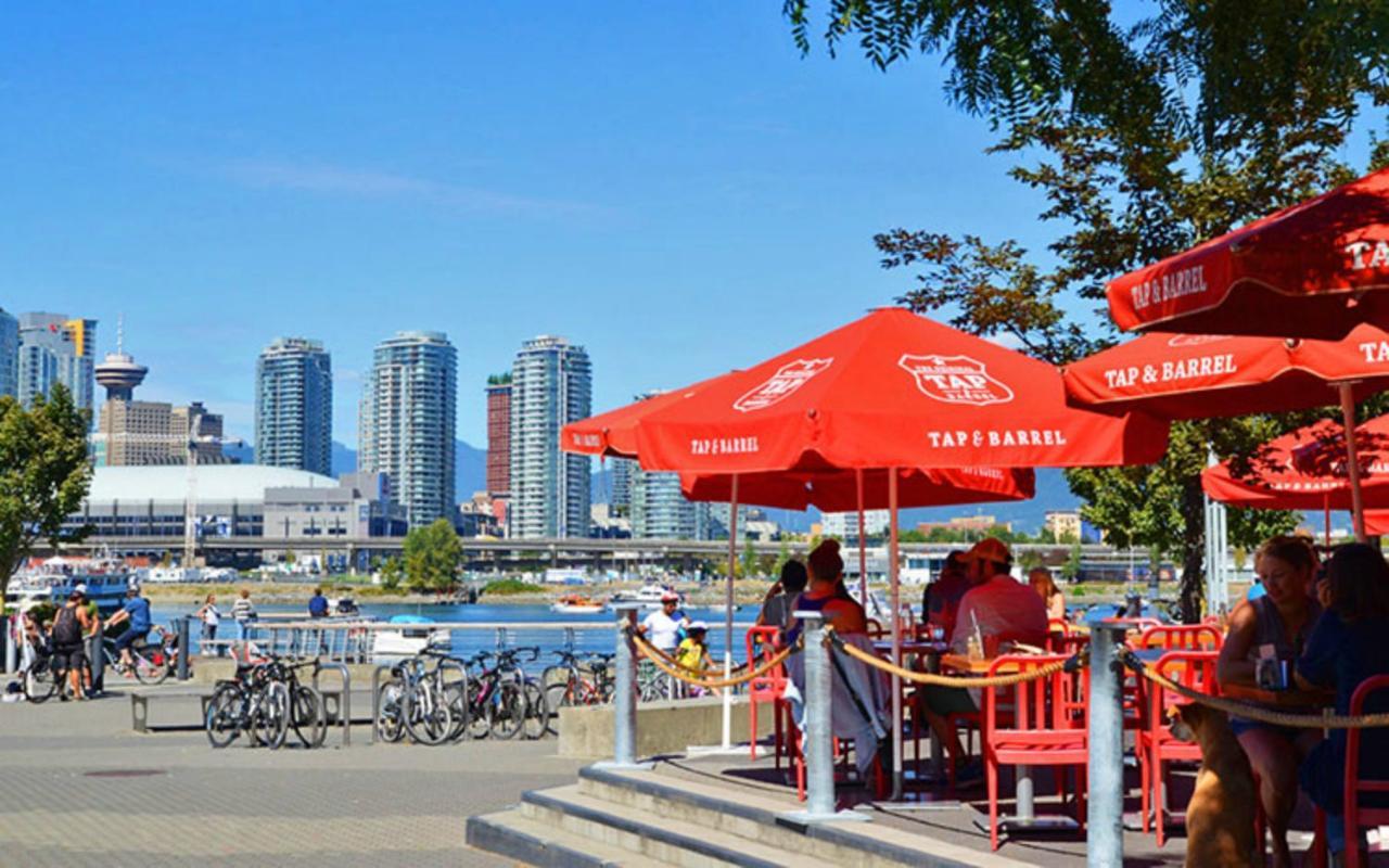 Best Location Downtown Chic Suites Vancouver Exterior photo