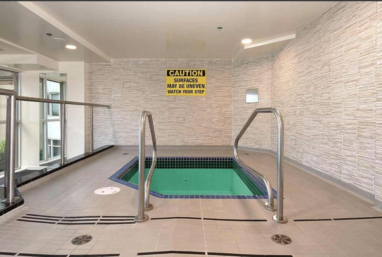 Best Location Downtown Chic Suites Vancouver Exterior photo