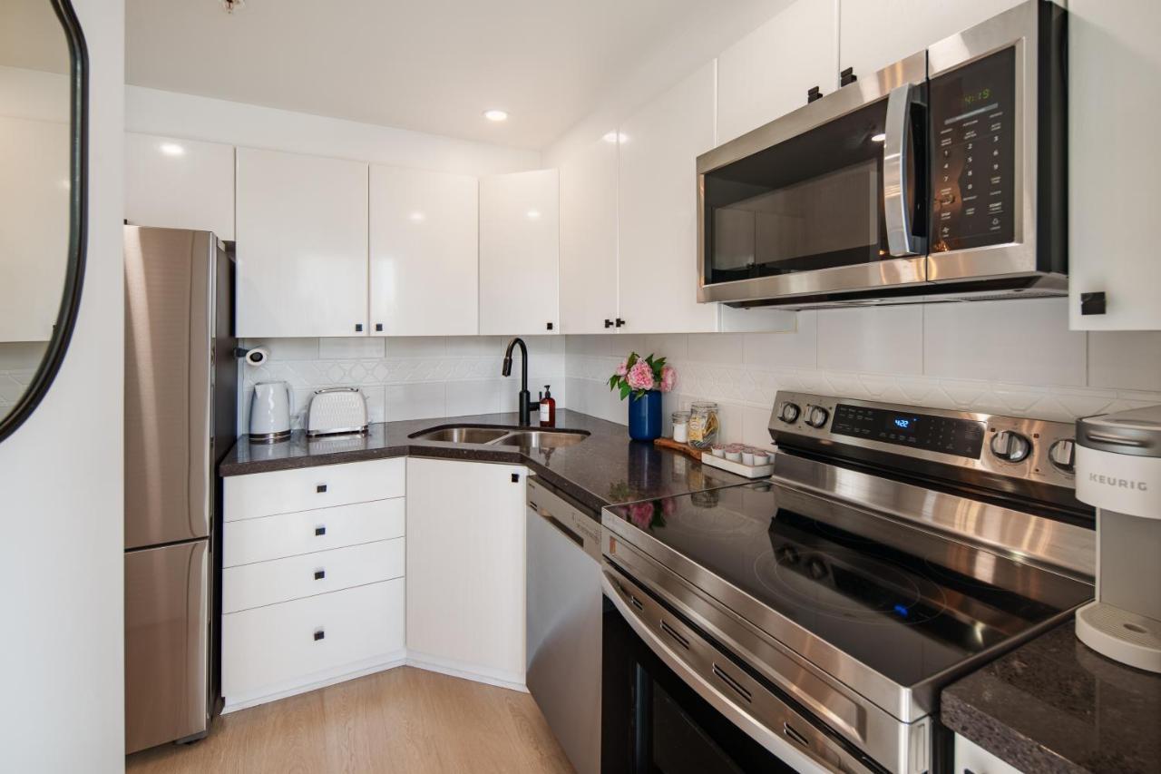 Best Location Downtown Chic Suites Vancouver Exterior photo